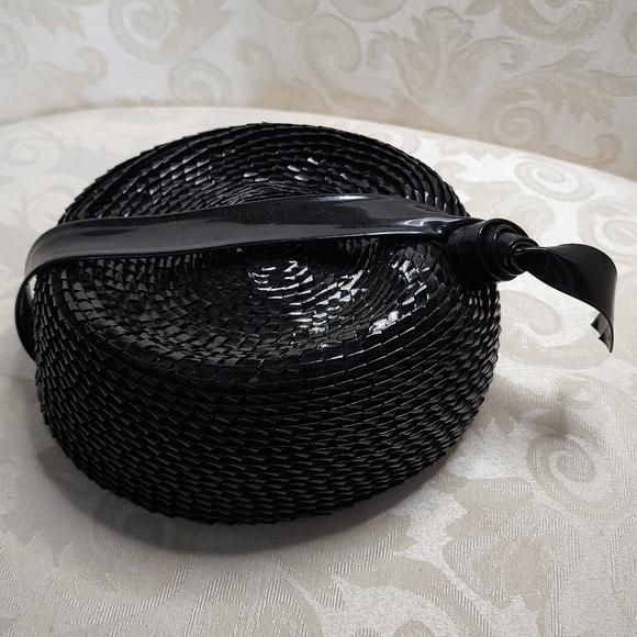LECIE VINTAGE 50S BLACK STRAW PILLBOX HAT WITH PATENT LEATHER Knot OLD HOLLYWOOD main image 4